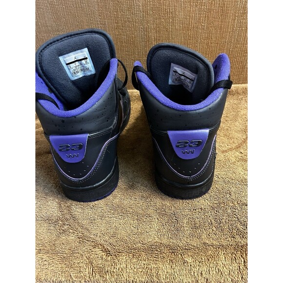 Jordan Men\'s 1 FLIGHT 2.0  Black & Purple Sneakers - Size 8 555798-017